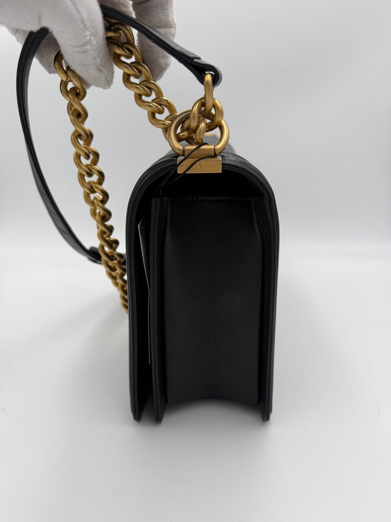 Chanel CHANEL BOY Grand Sac à Main