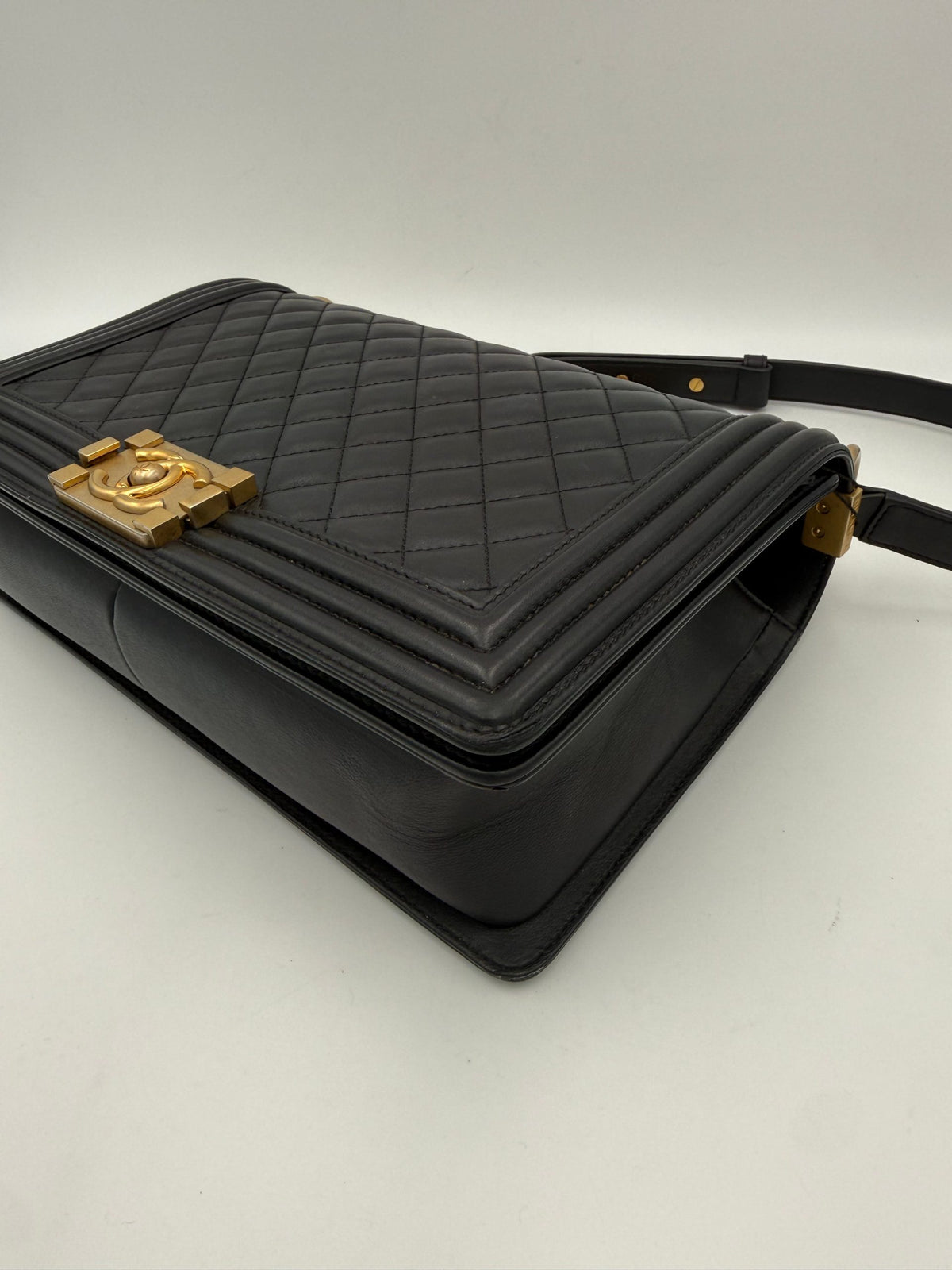 Chanel CHANEL BOY Grand Sac à Main