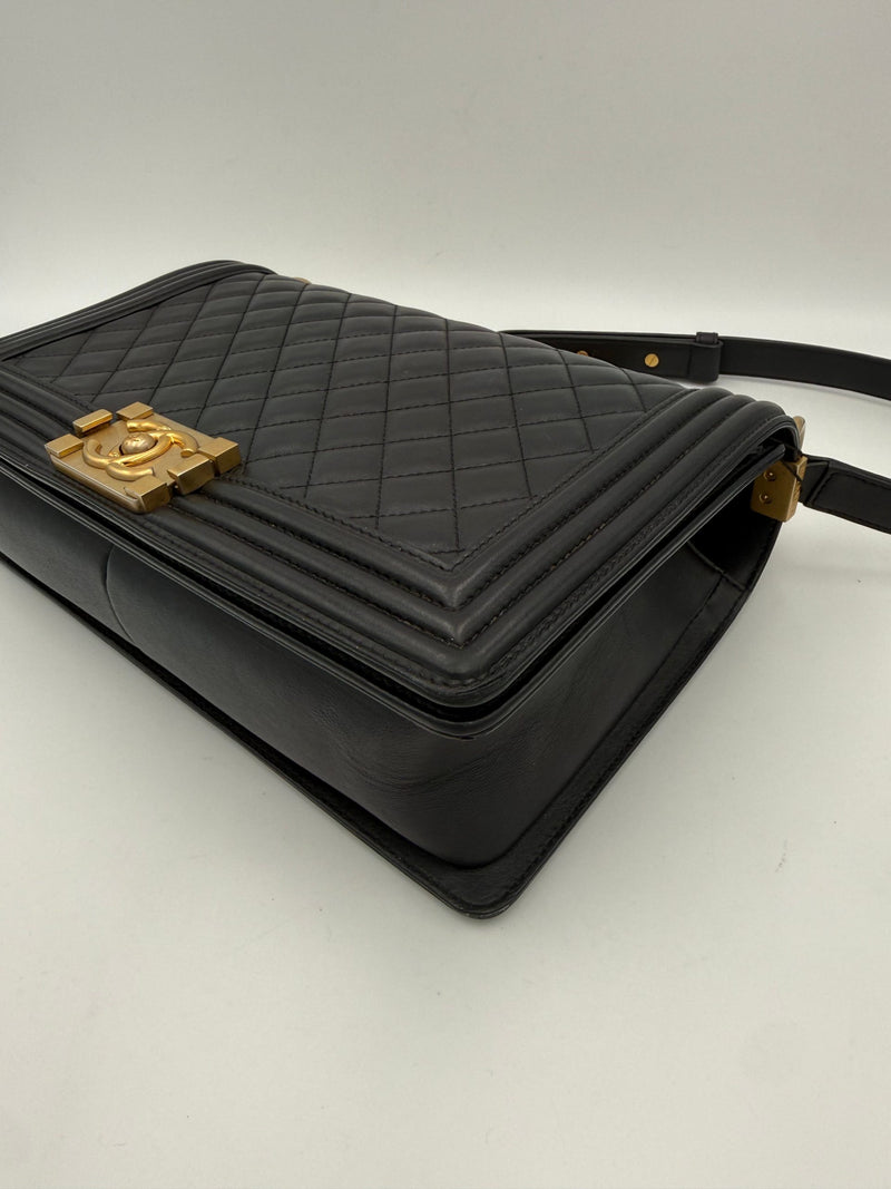 Chanel CHANEL BOY Grand Sac à Main