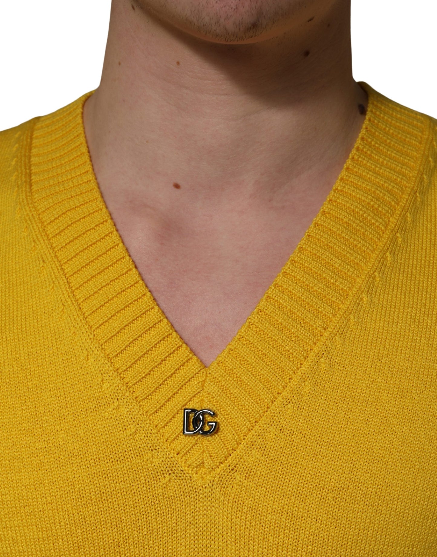 Dolce & Gabbana Pull en laine tricoté col en V jaune