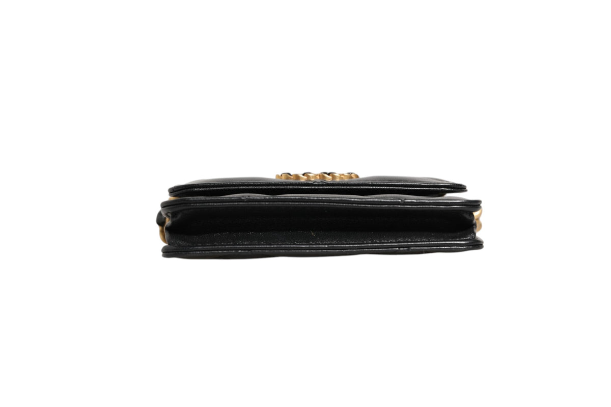 Chanel 19 Porte-Monnaie à Rabat en Cuir Matelassé Noir Bandoulière
