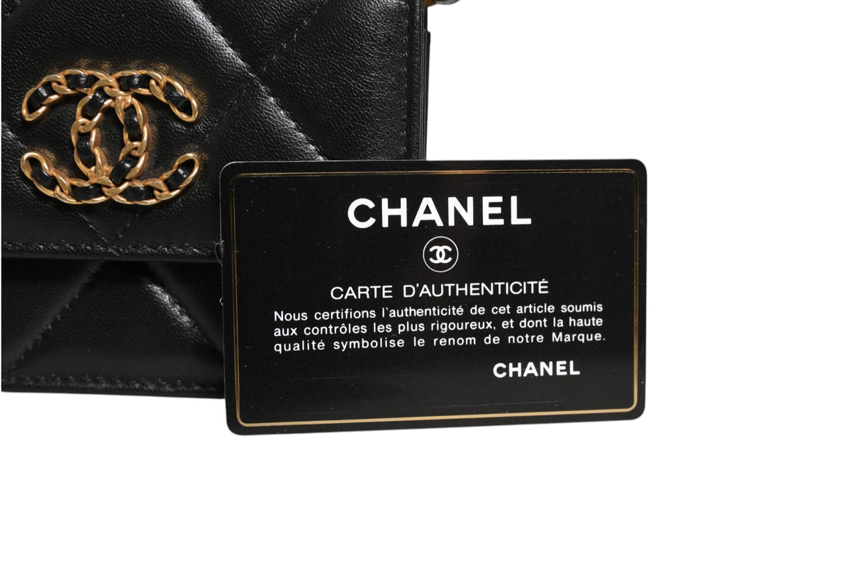 Chanel 19 Porte-Monnaie à Rabat en Cuir Matelassé Noir Bandoulière