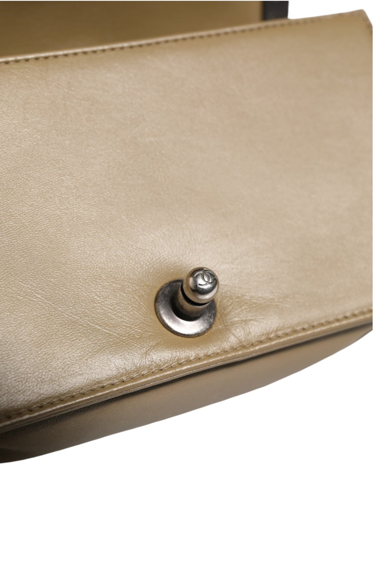 Chanel Boy Bag en Olive - Élégance intemporelle