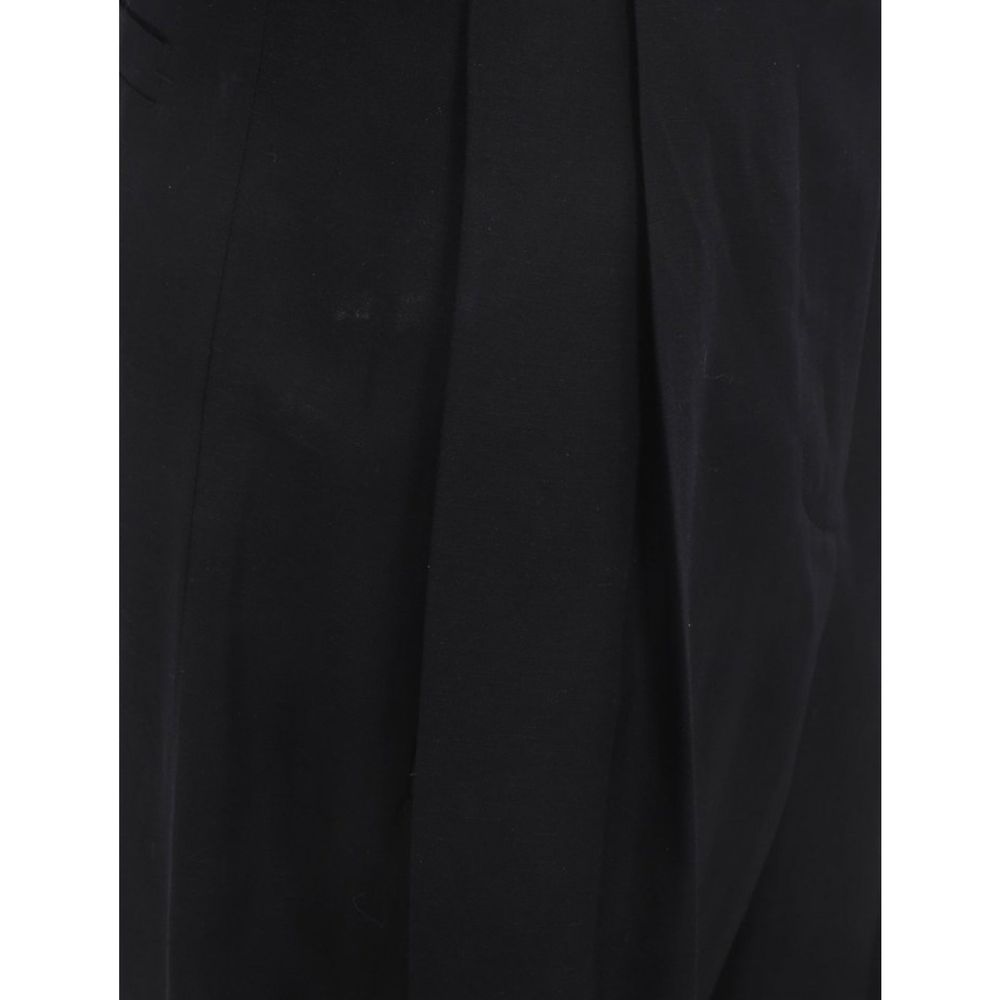 Salvatore Ferragamo Black Silk Casual Pants for Women