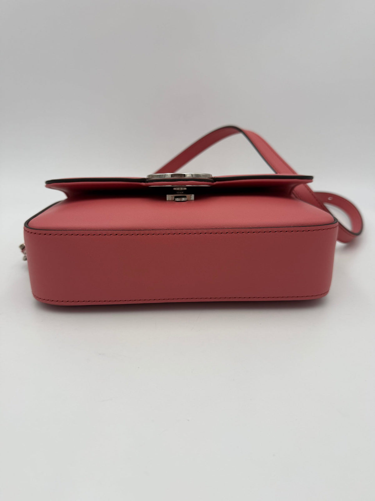 Gucci GG Marmont Leather Shoulder Bag - Timeless Elegance