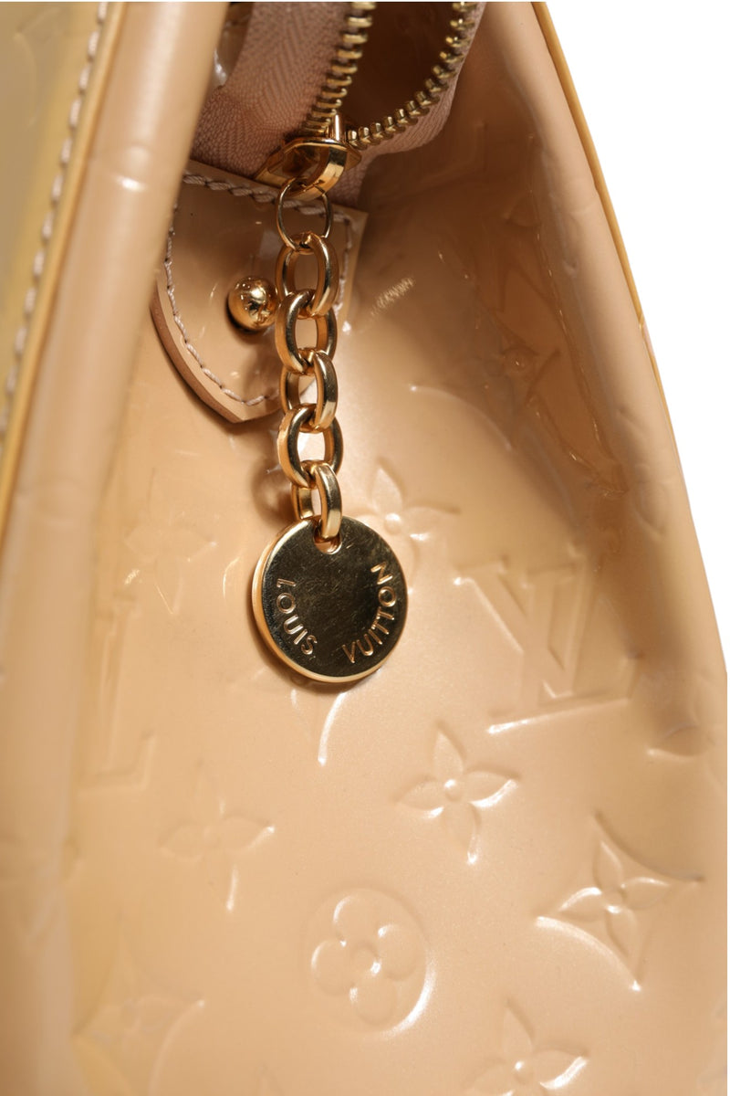 Louis Vuitton Monogram Vernis Brea MM Beige Poudre