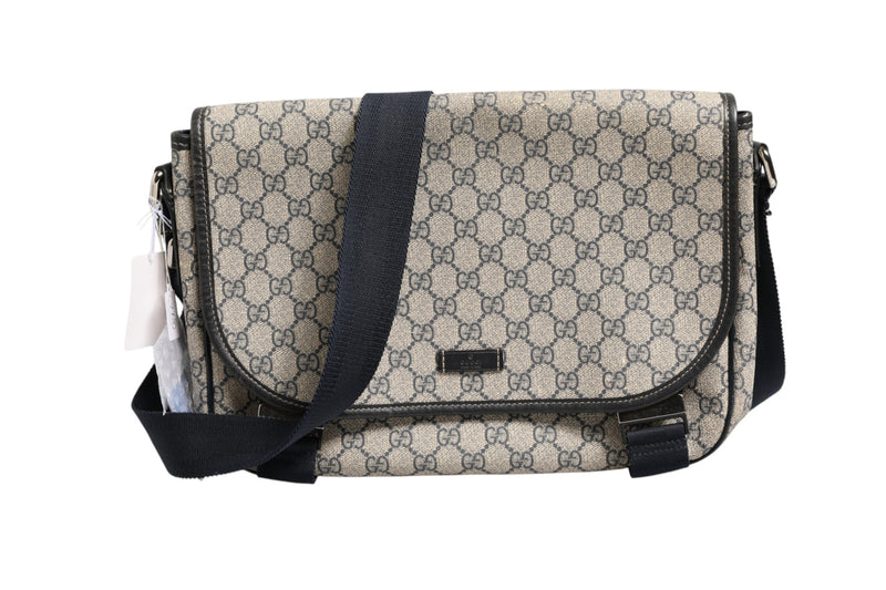 Gucci GG Supreme Messenger Bag - Élégance et Praticité