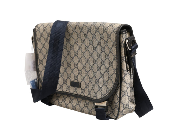 Gucci GG Supreme Messenger Bag - Élégance et Praticité