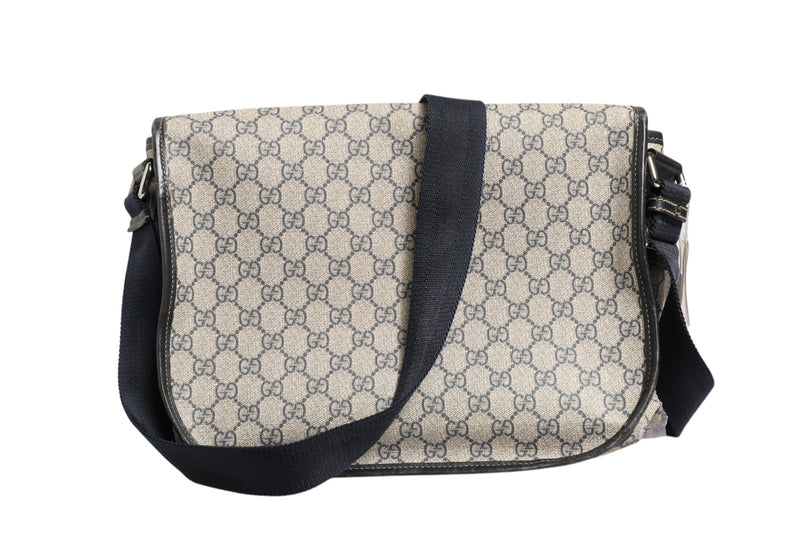 Gucci GG Supreme Messenger Bag - Élégance et Praticité