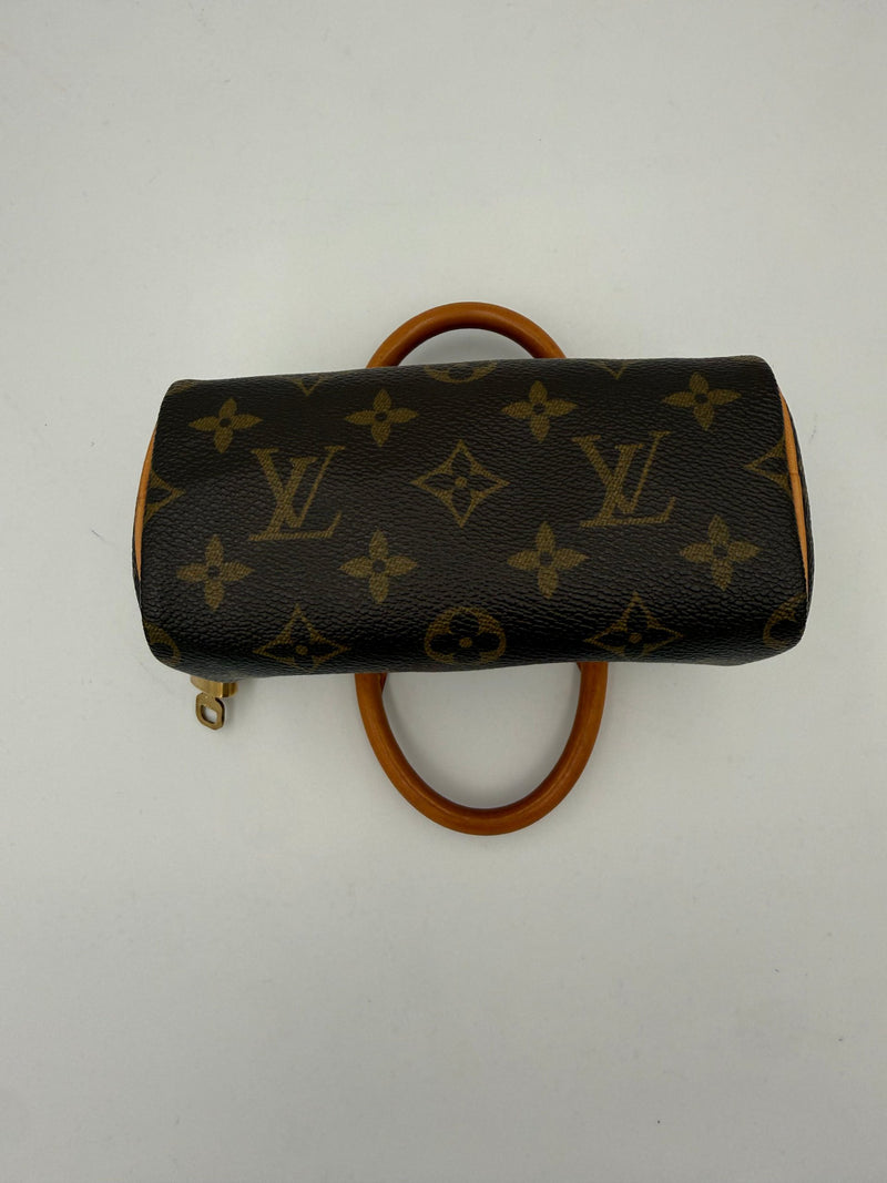 Louis Vuitton Nano Speedy Monogram Handbag - Élégance Intemporelle