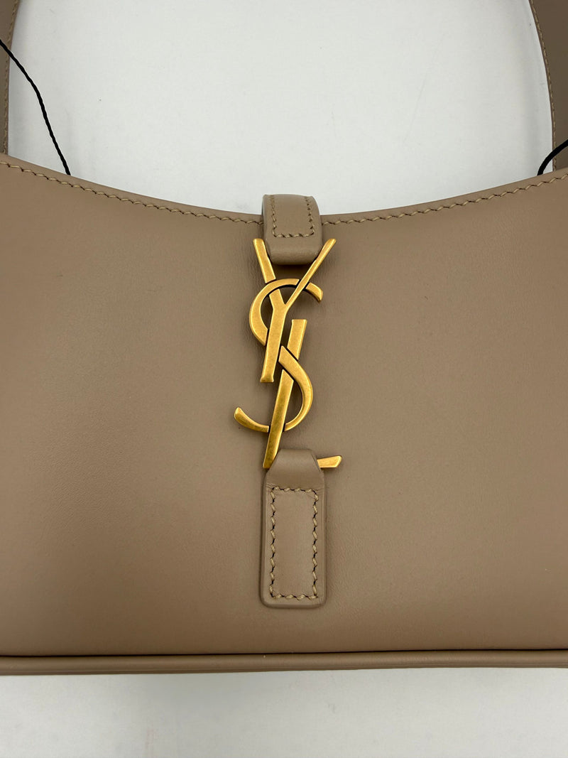 Saint Laurent LA 5 A 7 Mini Handbag - Élégance intemporelle