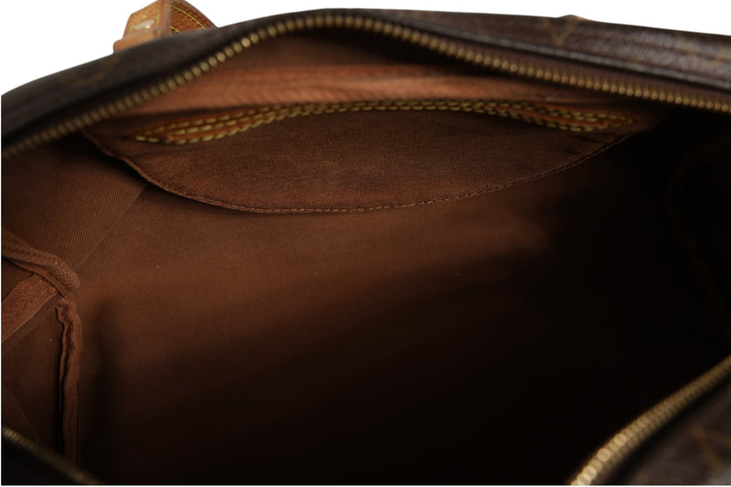 Louis Vuitton Monogram Canvas Montorgueil PM - Élégance et Praticité