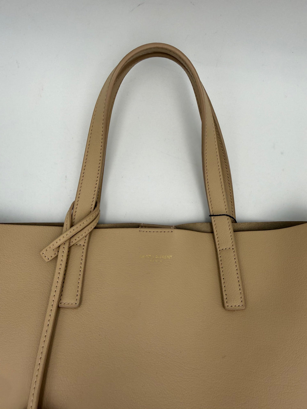 Saint Laurent SAINT LAURENT SHOPPING Beige Bag - Élégance Intemporelle