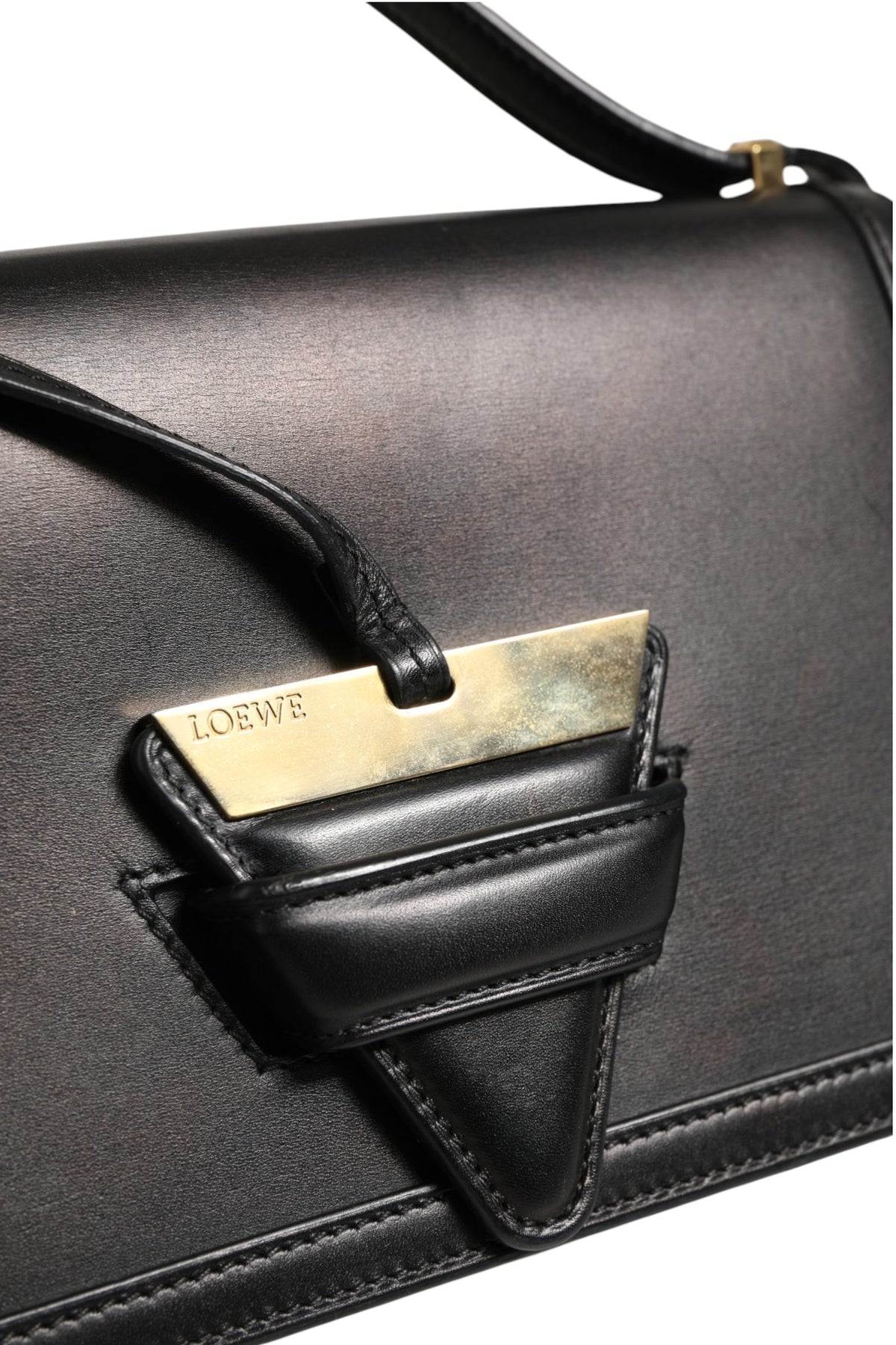Loewe Barcelona Medium Leather Shoulder Bag en Cuir Noir