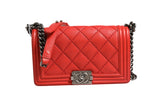 Sac Boy Chanel New Medium en cuir de veau matelassé losanges rouge