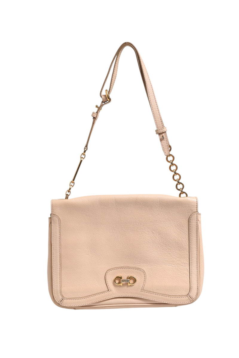 Salvatore Ferragamo Gancini Shoulder Bag en Rose Poudré