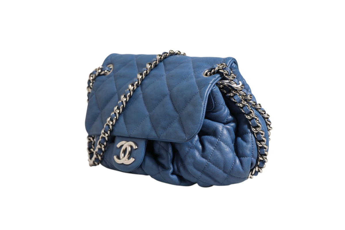 Chanel Chain Around Flap Bag - Élégance intemporelle en bleu