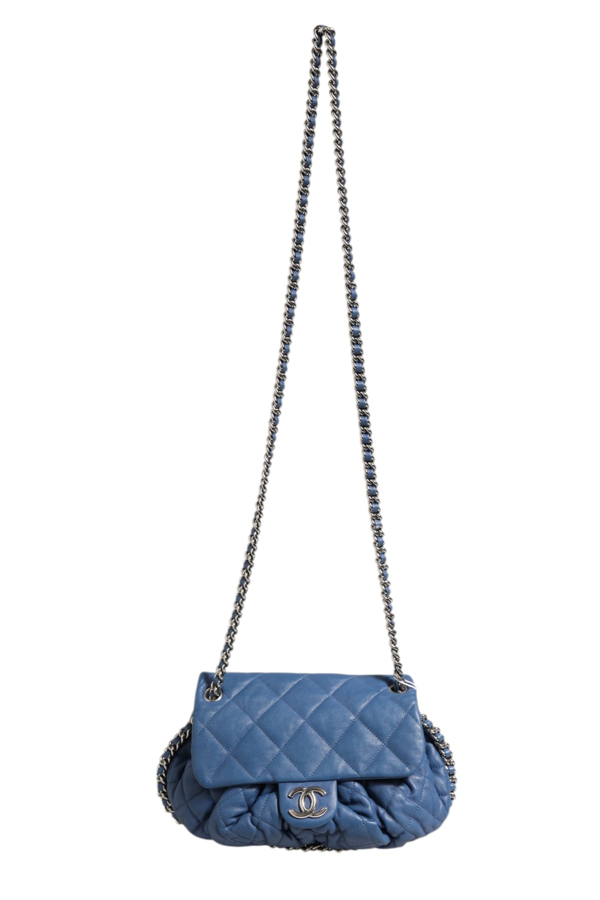 Chanel Chain Around Flap Bag - Élégance intemporelle en bleu