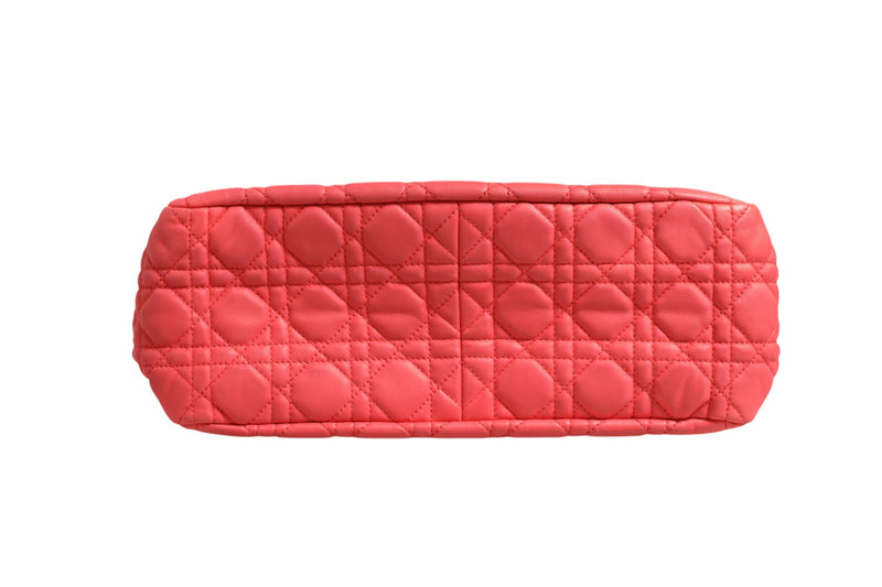 Christian Dior Miss Dior Bag en Cuir Cannage Corail