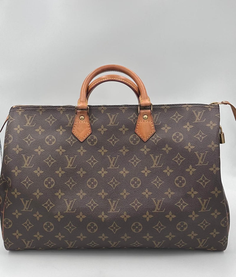 Louis Vuitton Speedy 40 Monogram Handbag - Luxe Indémodable
