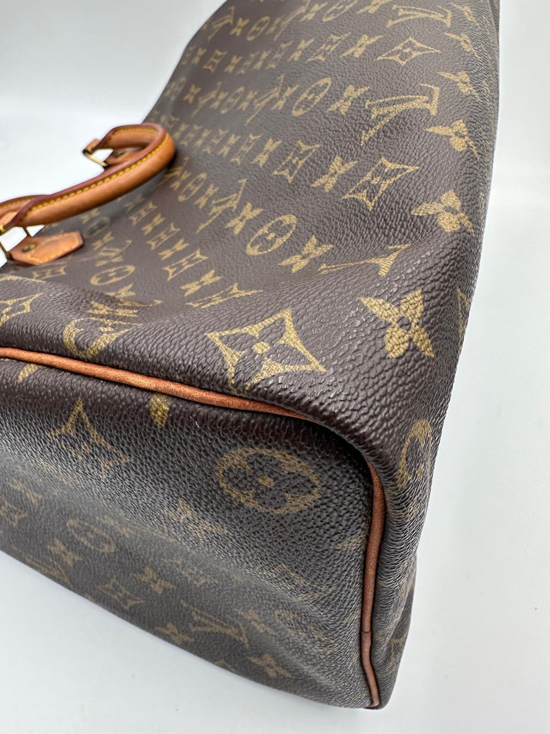 Louis Vuitton Speedy 40 Monogram Handbag - Luxe Indémodable