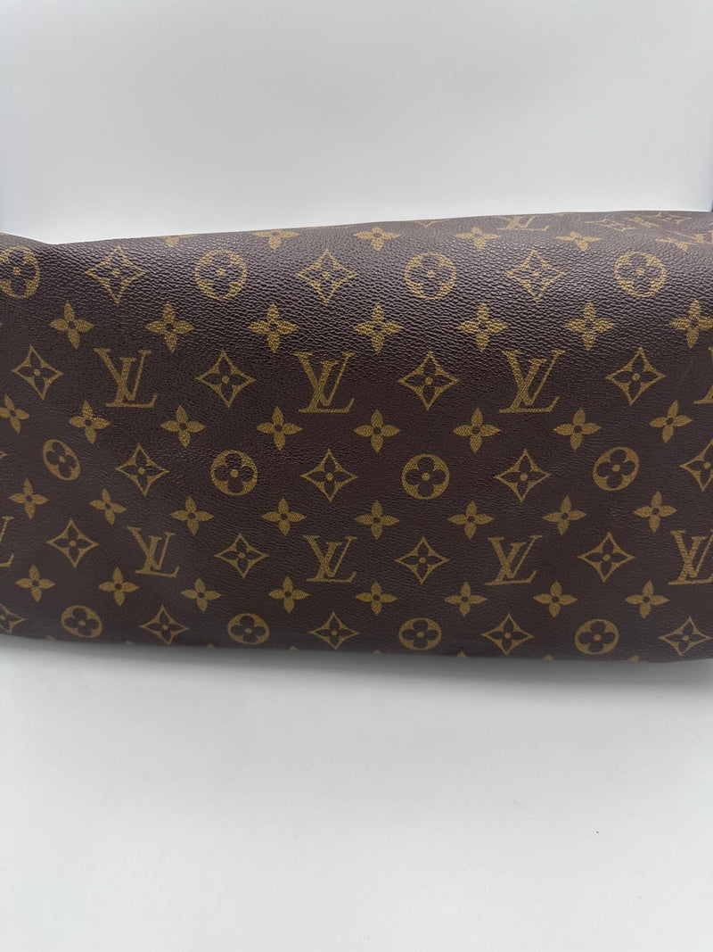 Louis Vuitton Speedy 40 Monogram Handbag - Luxe Indémodable