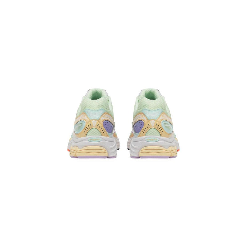 Saucony PROGRID OMNI 9 Green Synthetic Athletic Sneakers