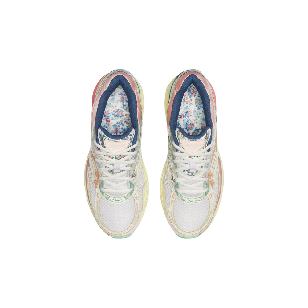 Saucony PROGRID OMNI 9 Beige Synthetic Athletic Sneakers