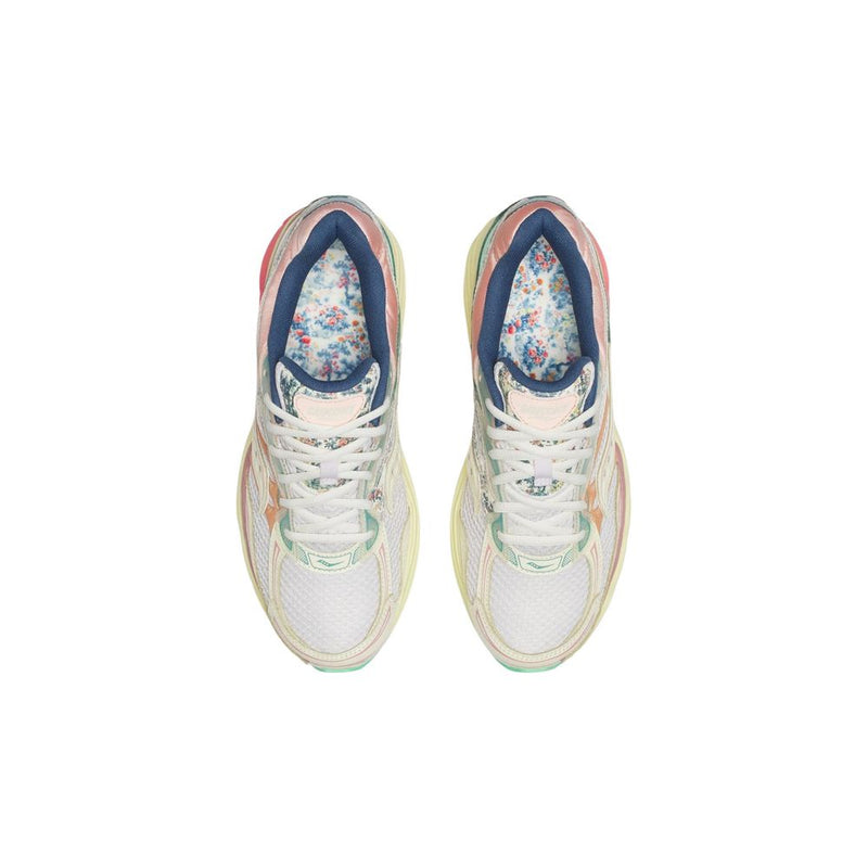 Saucony PROGRID OMNI 9 Beige Synthetic Athletic Sneakers for Women