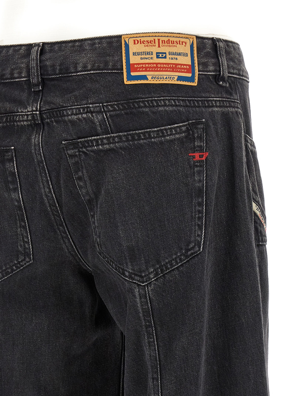 Jean Diesel en jean de coton noir