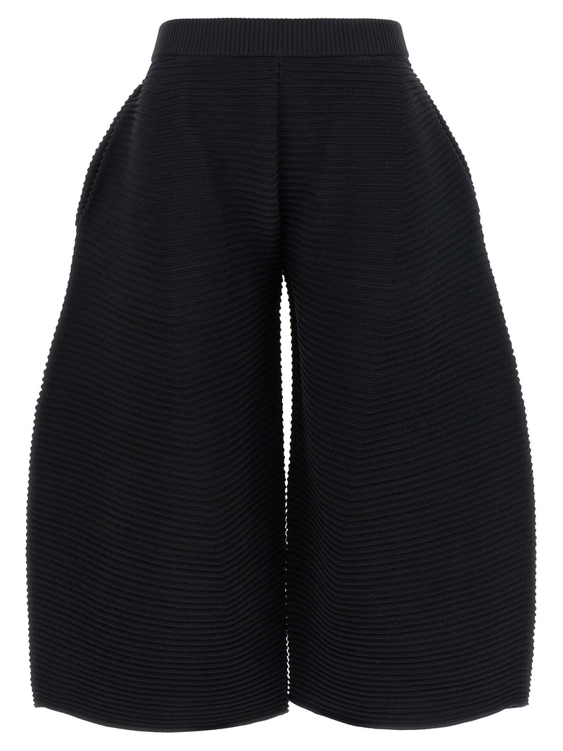 Pantalon court Issey Miyake en polyester noir
