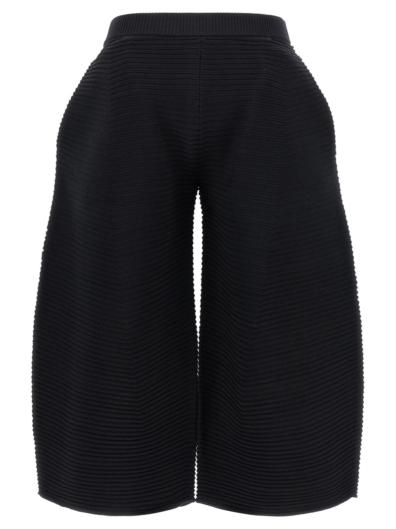 Pantalon court Issey Miyake en polyester noir