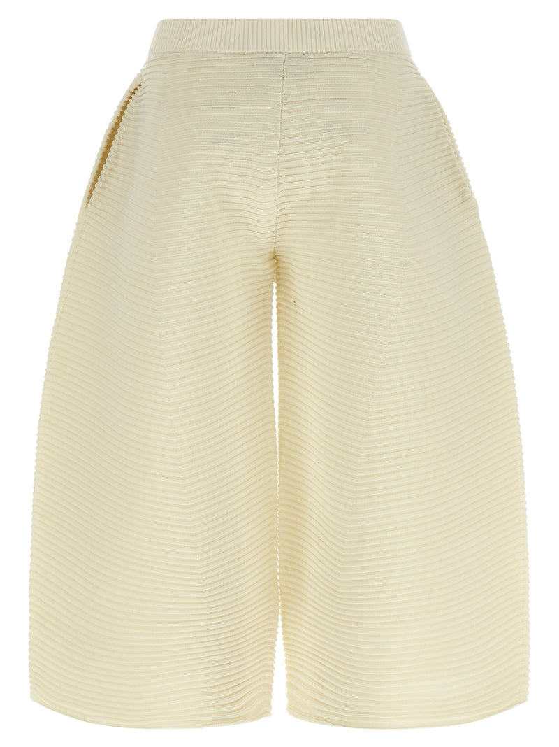 Pantacourt Issey Miyake en polyester blanc