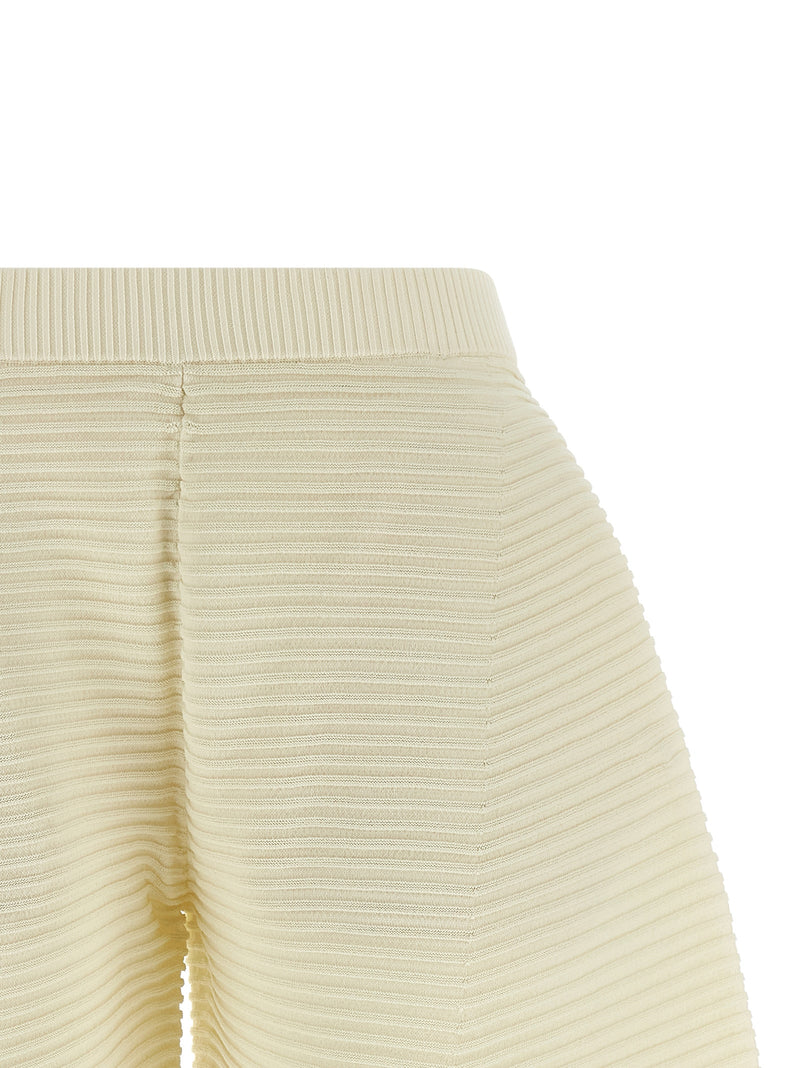 Pantacourt Issey Miyake en polyester blanc