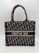 Dior DIOR Book Oblique Tote - Élégance et Style