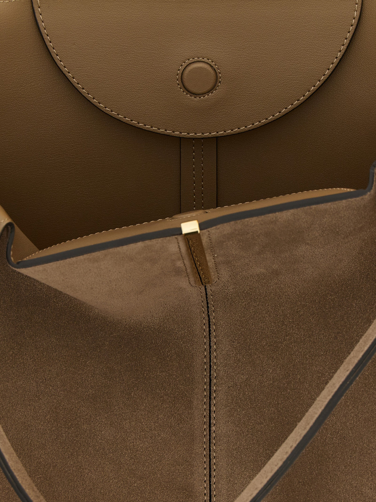 Tod's Beige Calfskin Tote Bag - Luxury & Practicality Combined