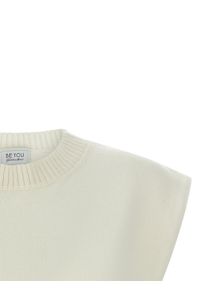 BE YOU White Cashmere Sleeveless Jacket