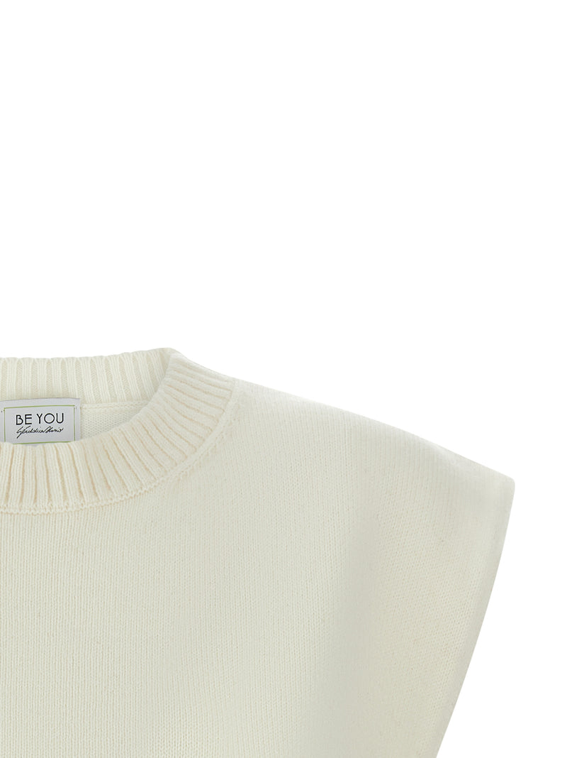 BE YOU White Cashmere Sleeveless Jacket