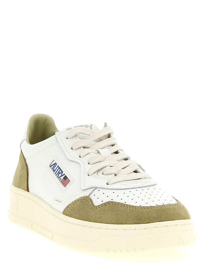 Baskets basses bicolores en cuir de vachette Autry