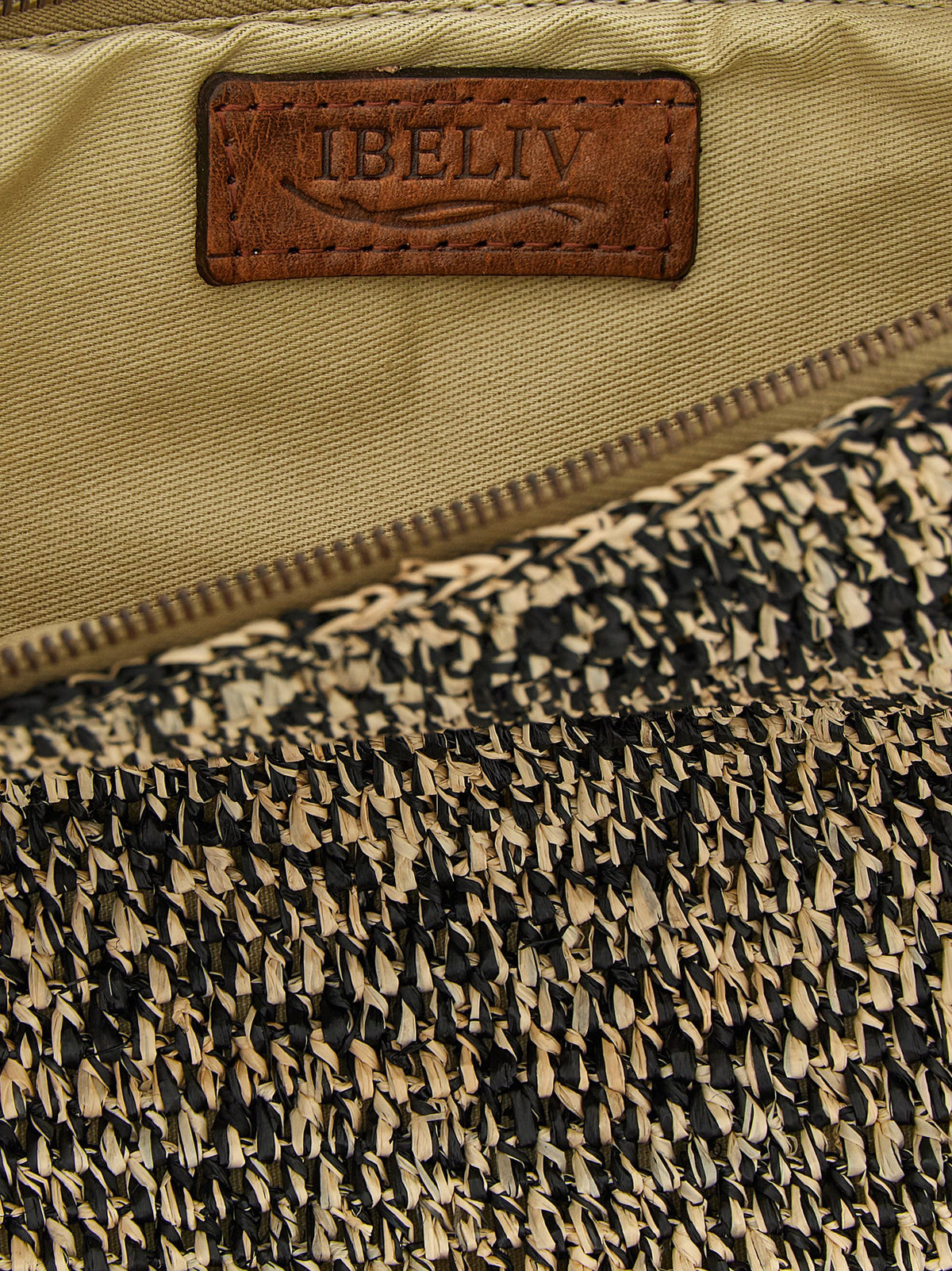Ibeliv Bicolor Raffia Clutch Bag - Chic Two-Tone Design