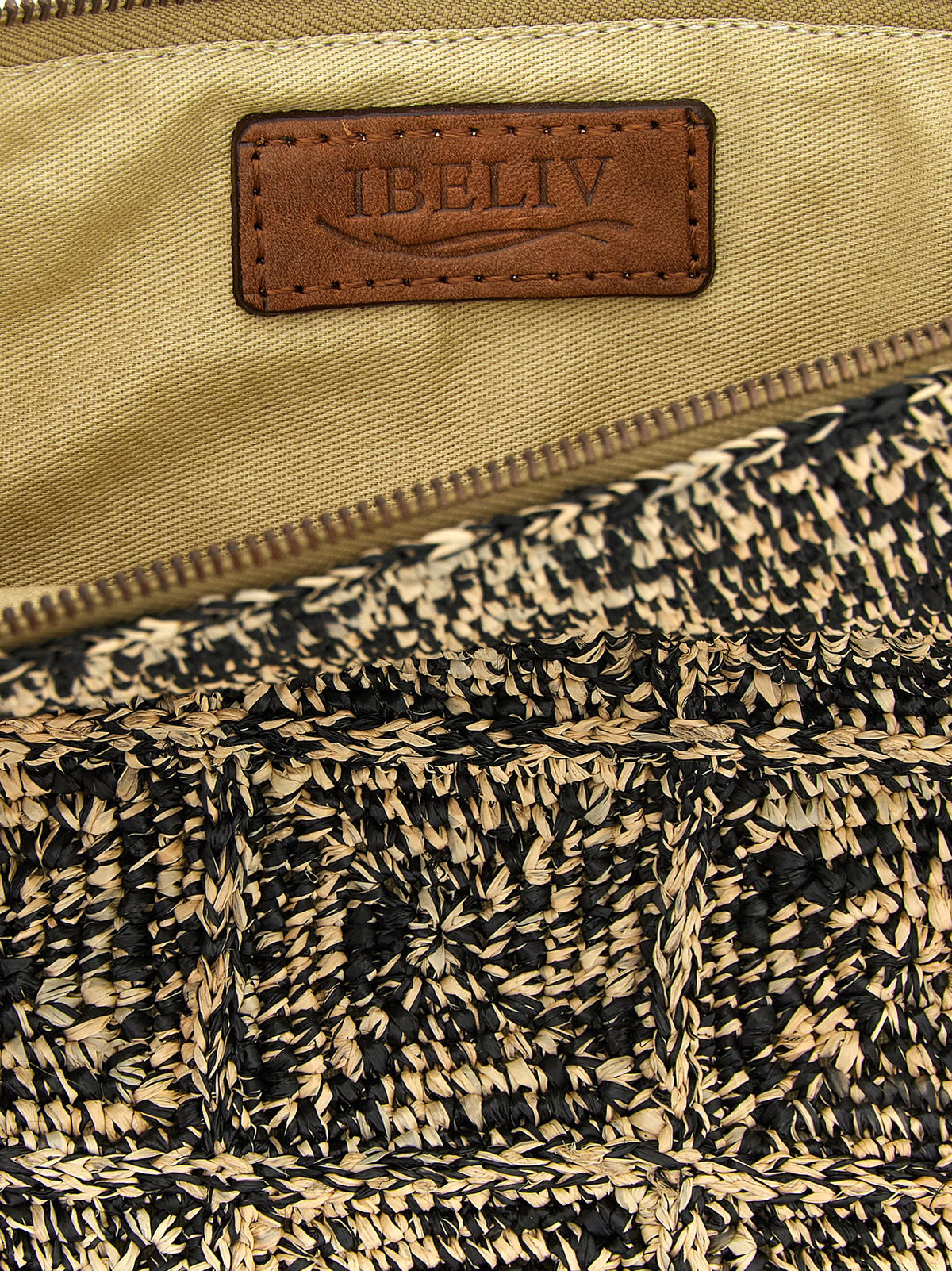Pochette bicolore en raphia Ibeliv
