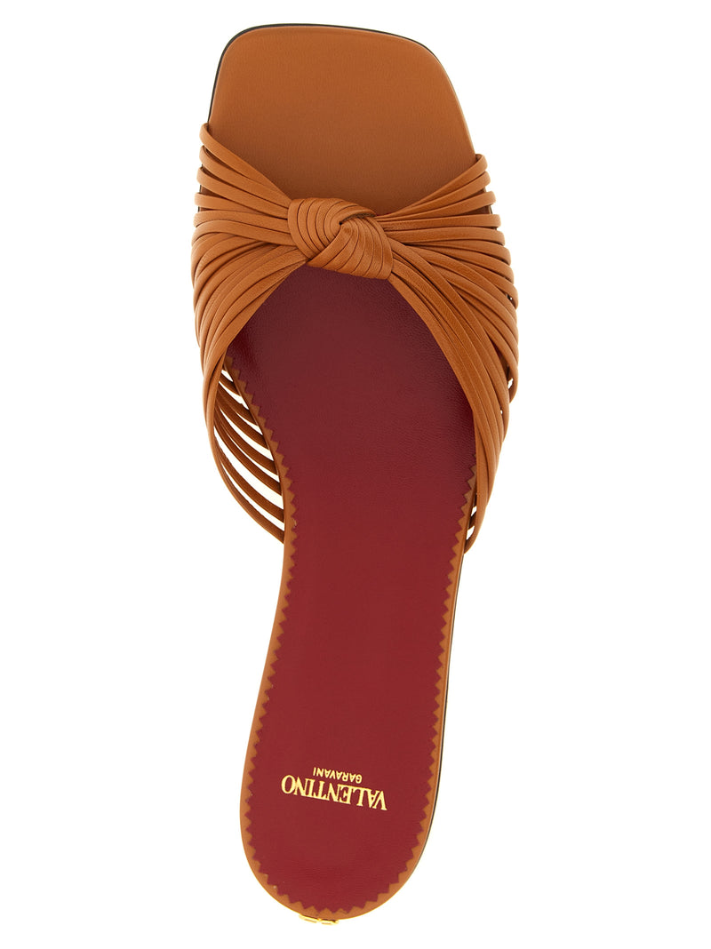 Mules Valentino Garavani marron en peau de chèvre