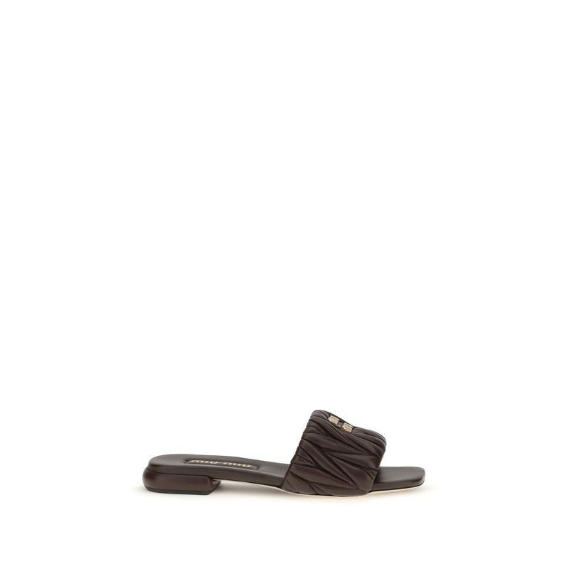 Sandales plates Miu Miu en cuir de veau marron Bos Taurus