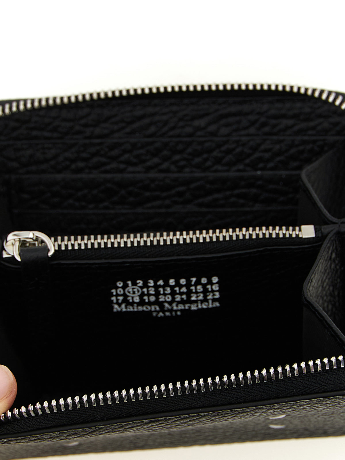 Maison Margiela Black Calfskin Wallet - Stylish & Functional