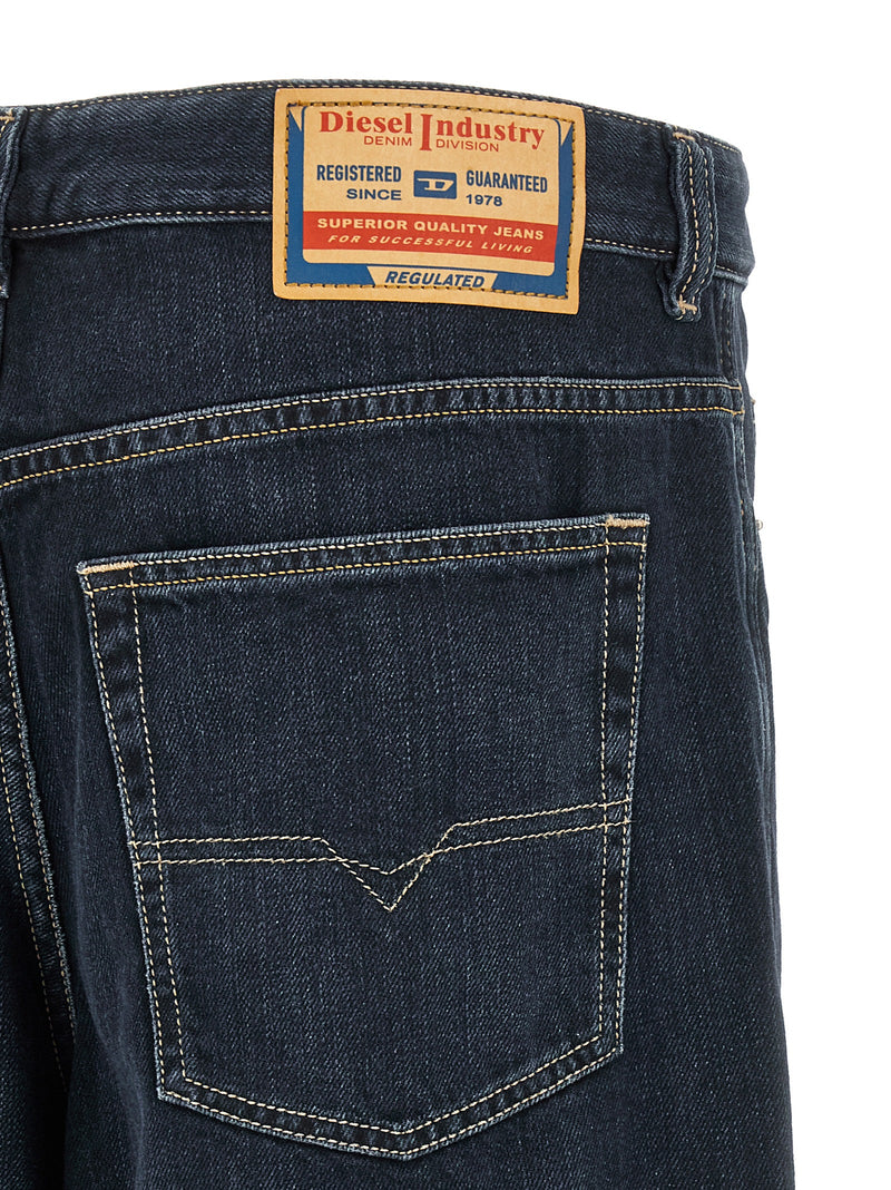 Jean Diesel bleu coton coupe décontractée