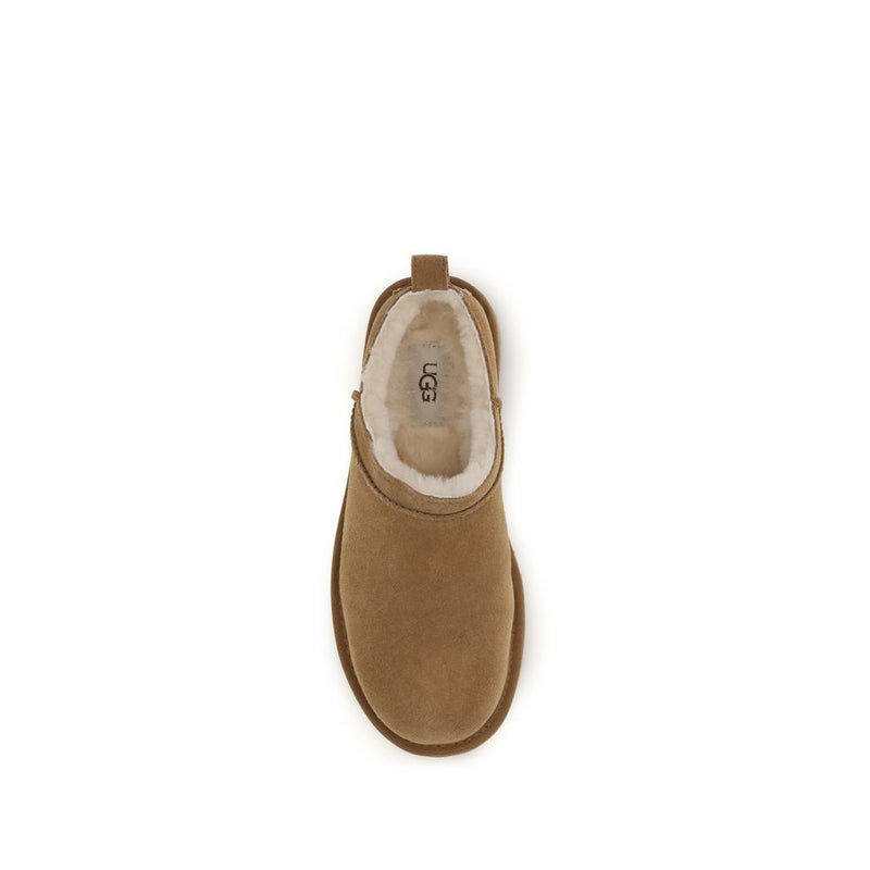 Mules en cuir suédé marron UGG