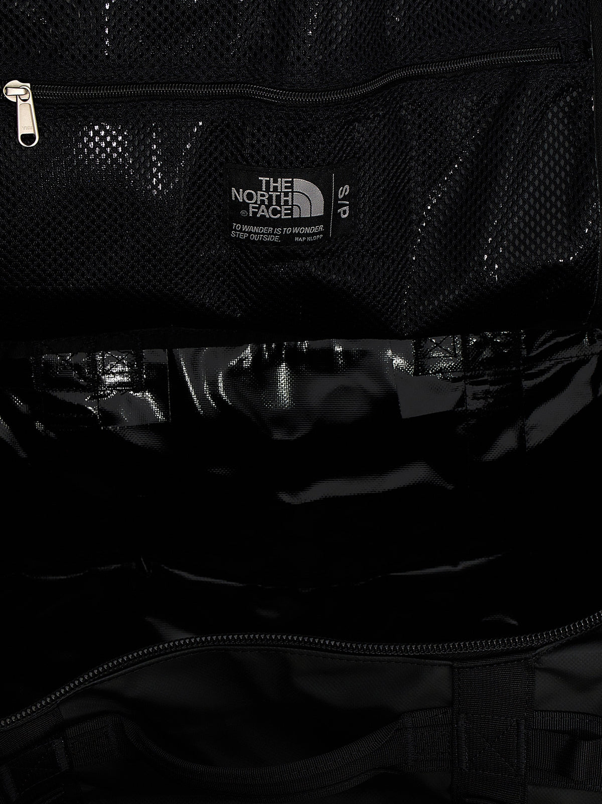 Le sac à dos The North Face noir en polyester recyclé