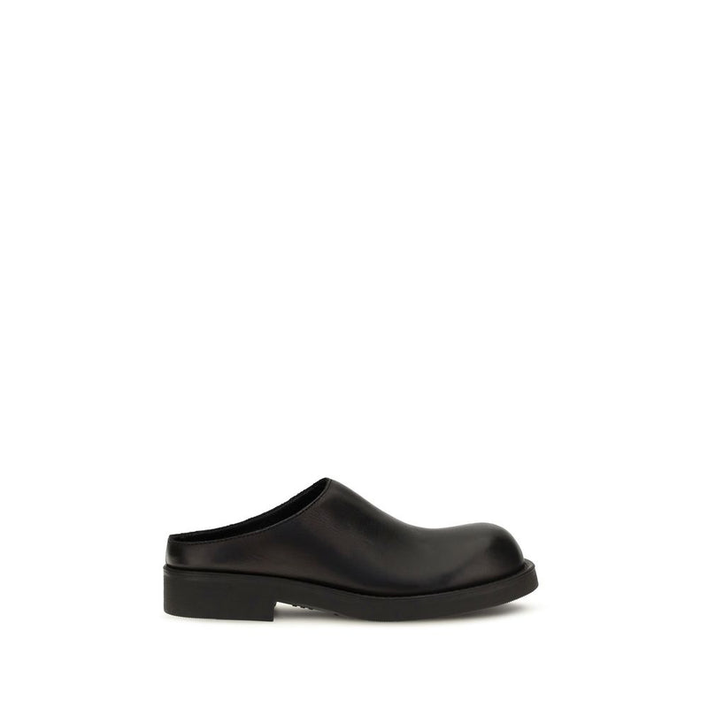 MM6 Mules Bos Taurus en cuir de veau noir