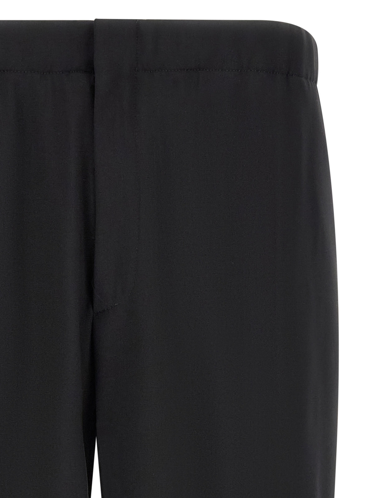 Pantalon habillé Lardini en laine vierge noire