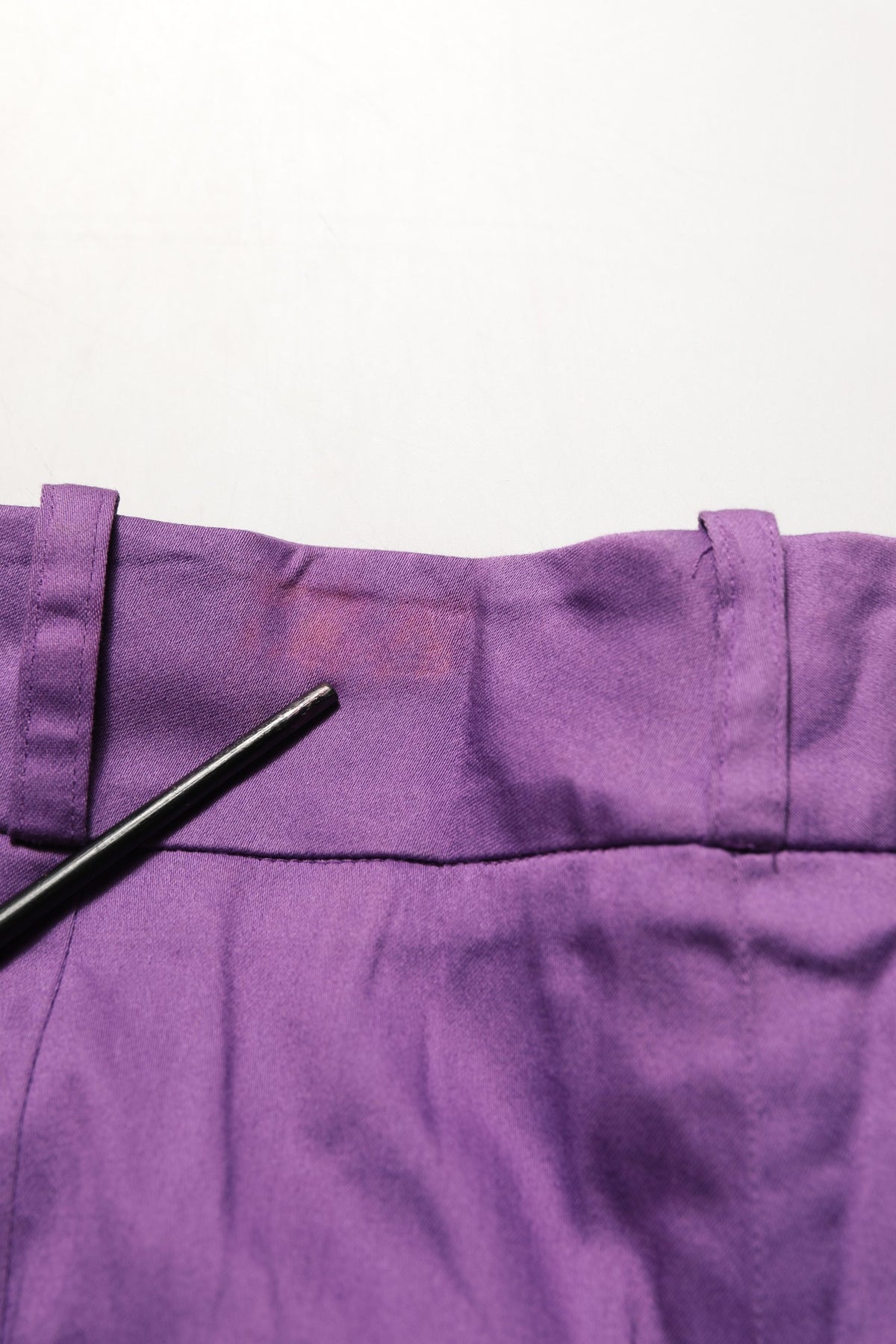 BENCIVENGA Pantalon Capri Taille Haute en Coton Stretch Violet